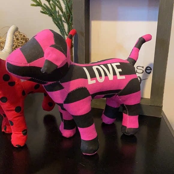 (4) PINK Dogs - Picture 2 of 6